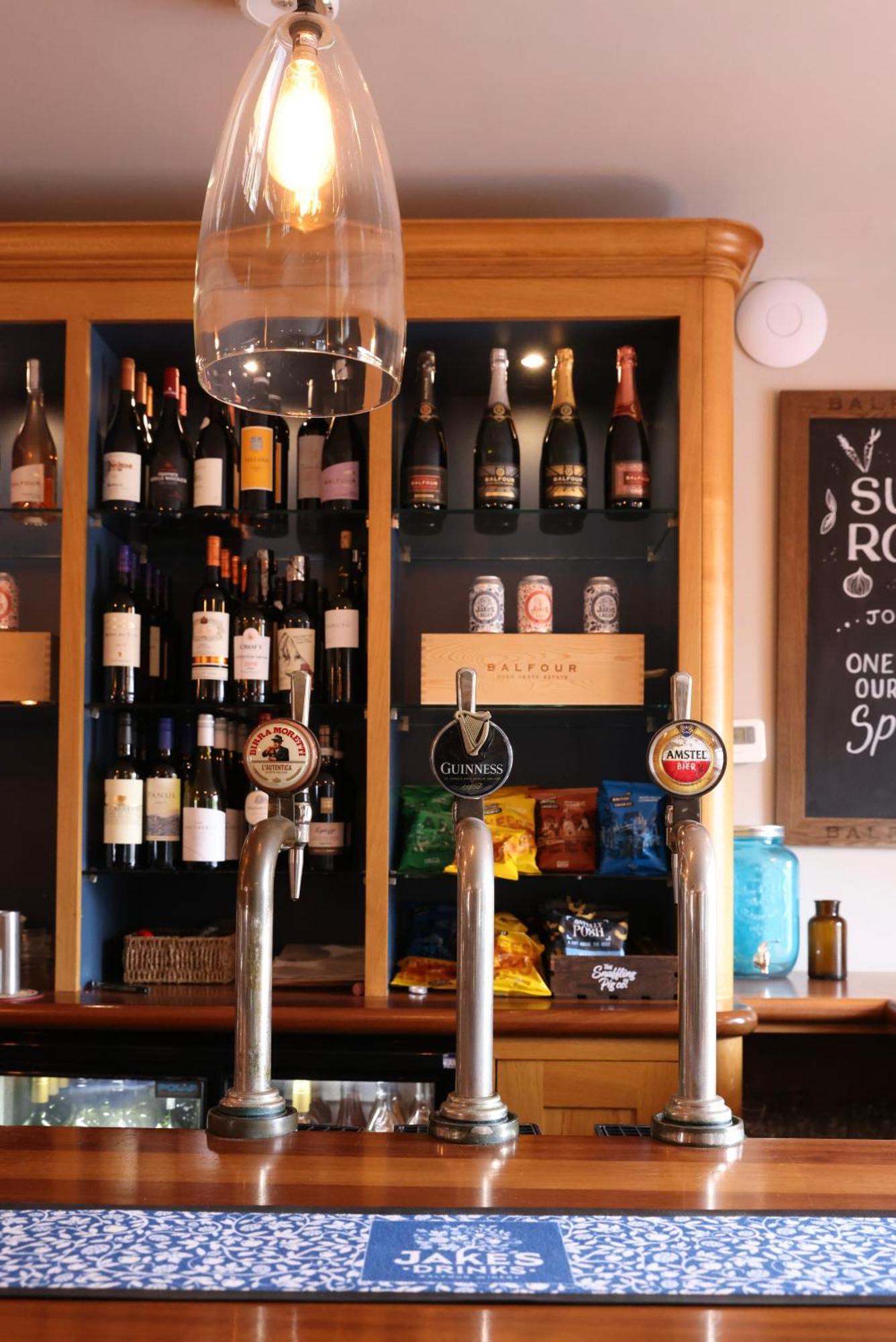 The Goudhurst Inn Экстерьер фото