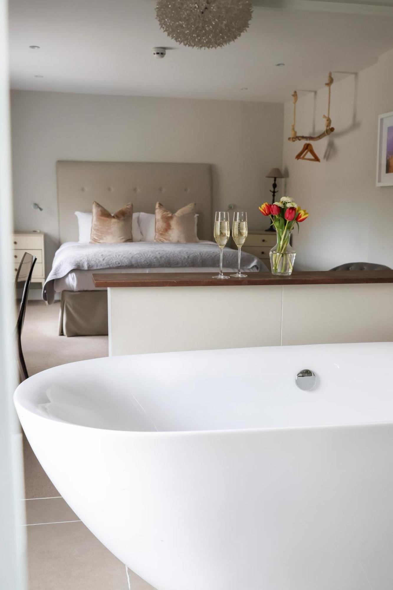 The Goudhurst Inn Экстерьер фото